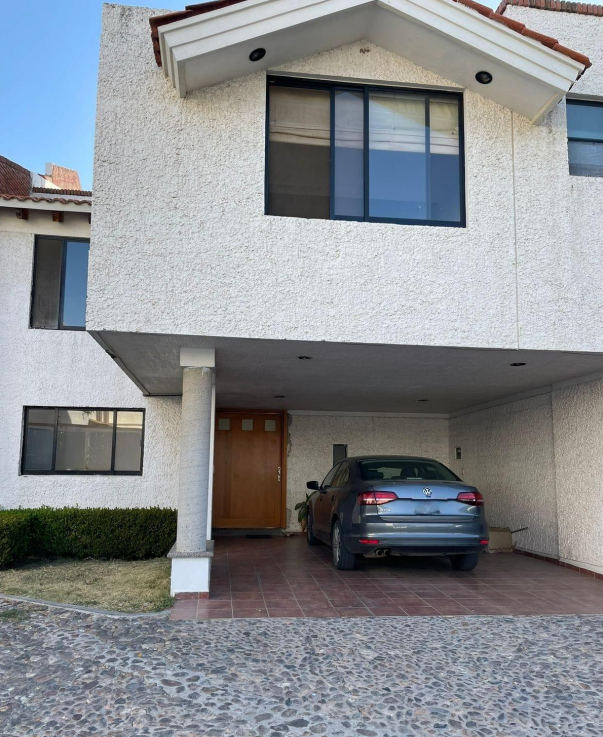 CASA EN VENTA FRACC. BOSQUES DEL REFUGIO