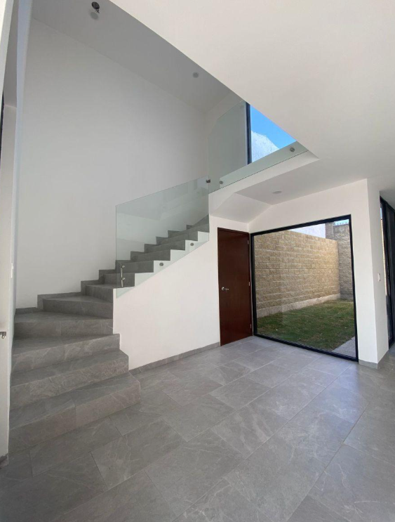 Casa en Preventa Fracc. Mayorca Residencial/ 2 Pisos, 2 Habitaciones/ León Zona Sur