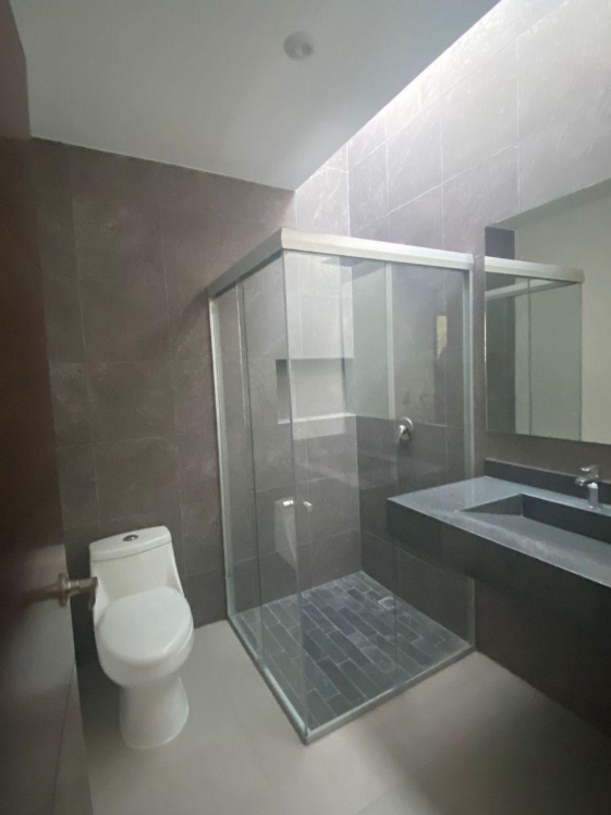 Casa en Preventa Fracc. Mayorca Residencial/ 2 Pisos, 2 Habitaciones/ León Zona Sur