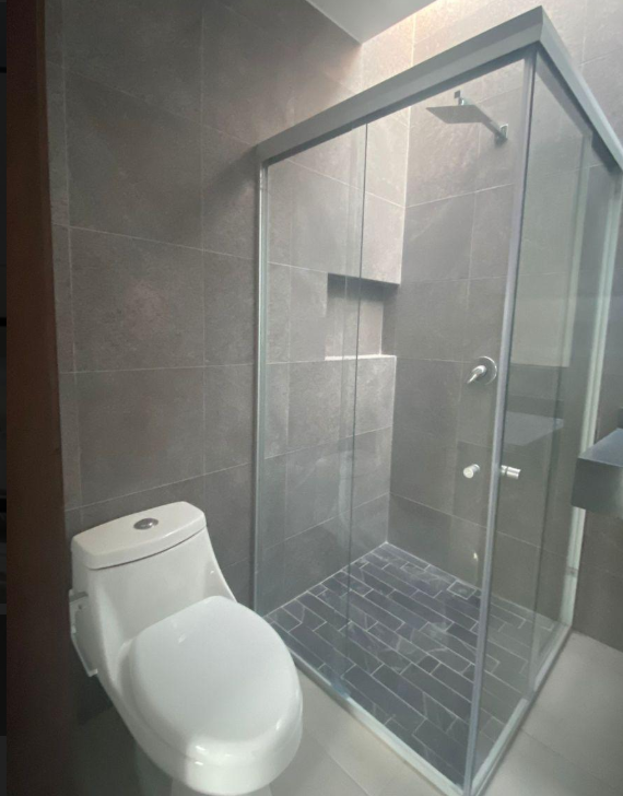 Casa en Preventa Fracc. El Mayorazgo/ 2 Pisos / 2 Habitaciones / León Zona Sur