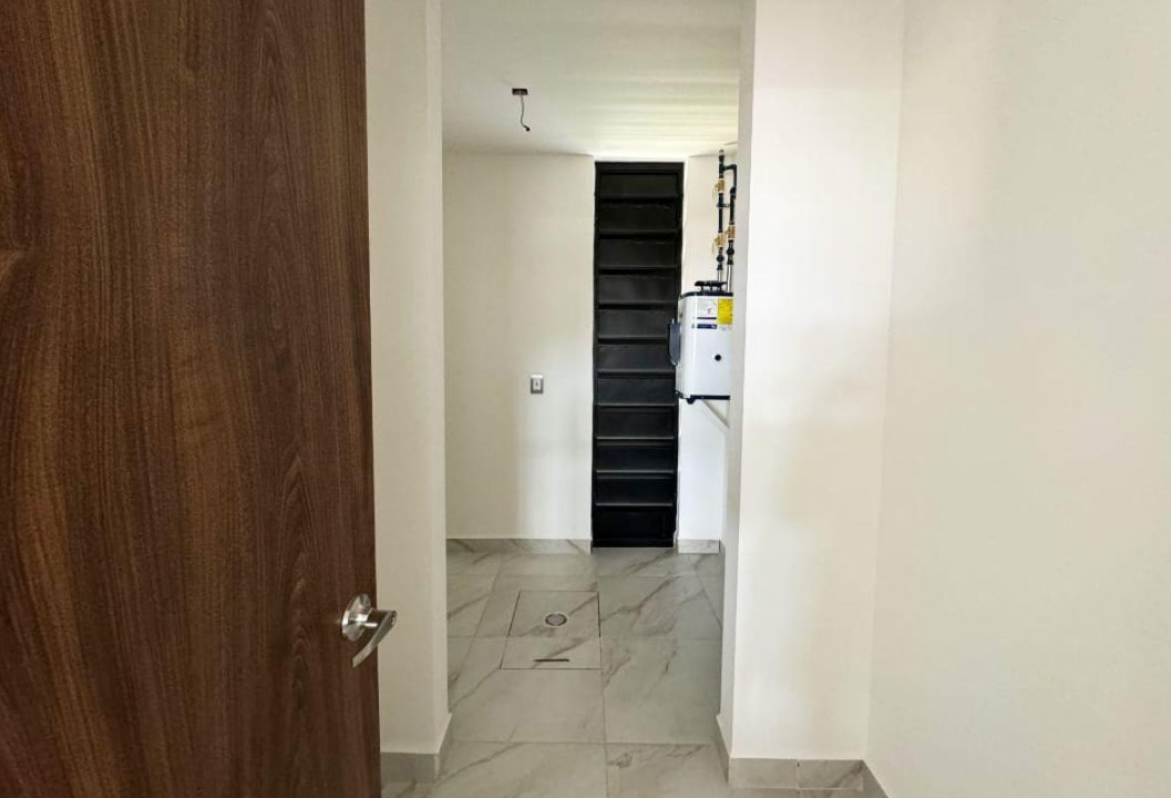 Casa en Venta Nueva Modelo Arzúa: Diseño Moderno y Cancha de Pádel | Zona Sur León