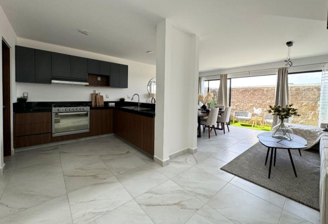 Casa en Venta Nueva Modelo Arzúa: Diseño Moderno y Cancha de Pádel | Zona Sur León