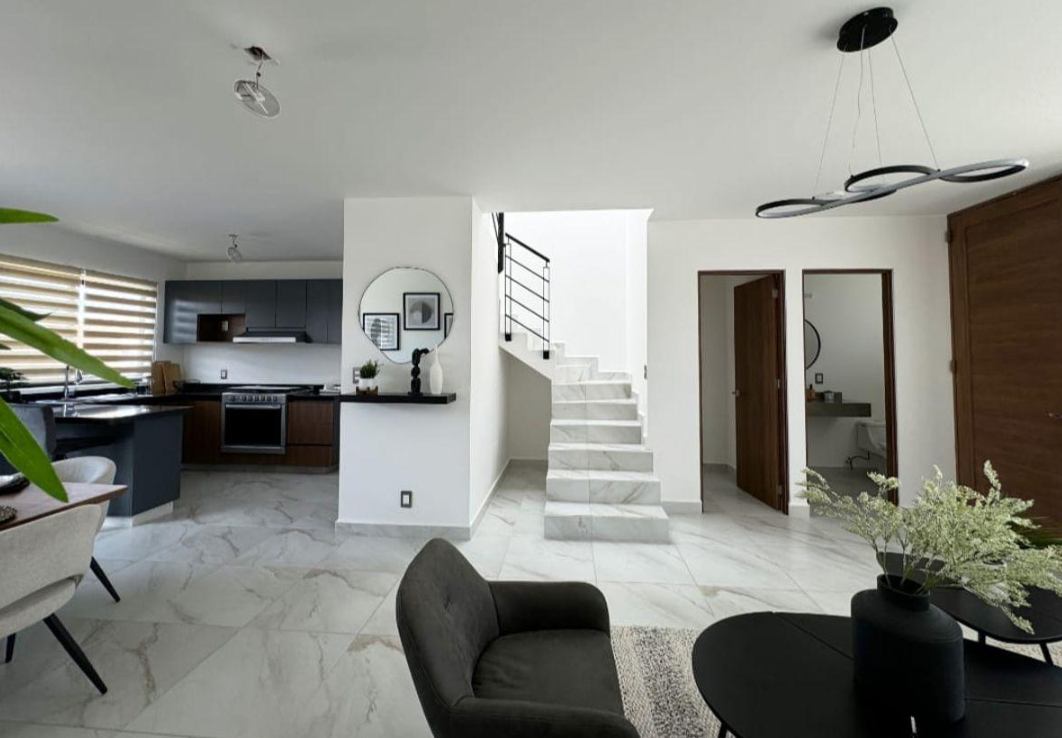 Casa en Venta Nueva Modelo Bierzo: Diseño Moderno con Área de Estudio | León Sur