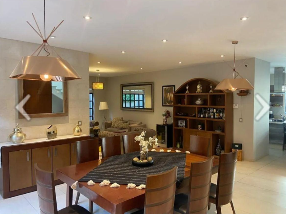 Venta de Residencia Fracc. Pìrules Residencia / 4 Habitaciones / León Zona Norte