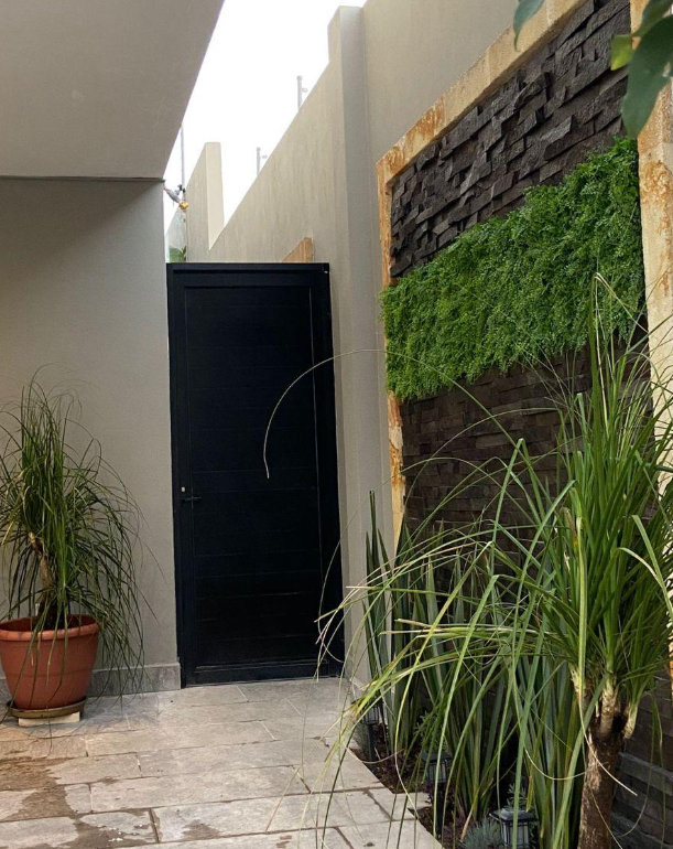 Venta de Residencia Fracc. Pìrules Residencia / 4 Habitaciones / León Zona Norte