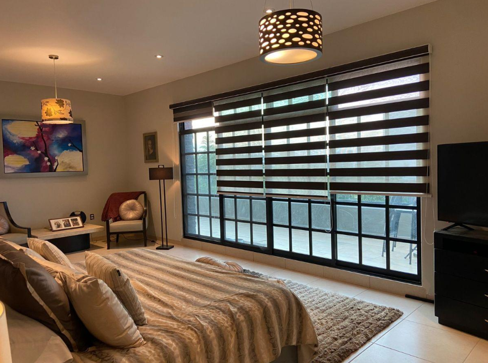 Venta de Residencia Fracc. Pìrules Residencia / 4 Habitaciones / León Zona Norte