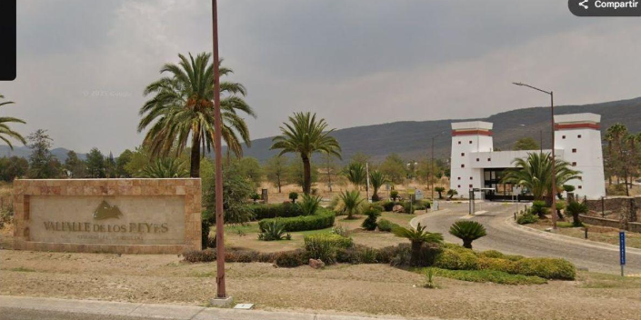 Terreno en Venta Fracc. Valle de Los Reyes / León Zona Norte / Salida Lagos de Moreno, Jal.
