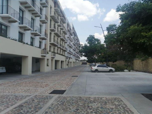 Renta de Departamento Amueblado Torre Faustina, Blvd. Mayorazgo/ León Zona Sur.