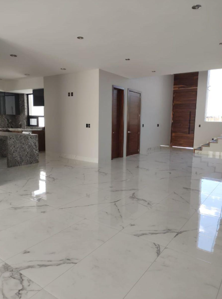 Venta de Residencia Fracc. Pirules/ Alberca y Elevador en Casa / Leon Zona Norte