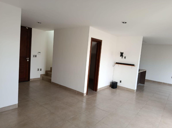 Casa en Renta Semi/amueblada Fracc. Lomas del Molino Iv/ León / Zona Norte