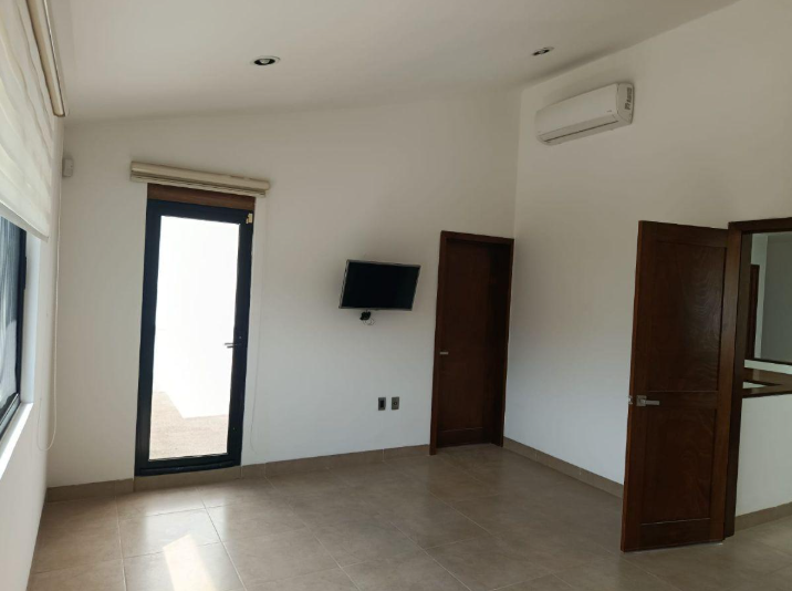 Casa en Renta Semi/amueblada Fracc. Lomas del Molino Iv/ León / Zona Norte