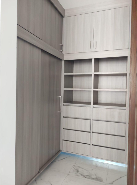 Venta de Residencia Fracc. Pirules/ Alberca y Elevador en Casa / Leon Zona Norte