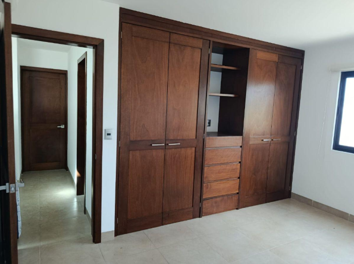 Casa en Renta Semi/amueblada Fracc. Lomas del Molino Iv/ León / Zona Norte