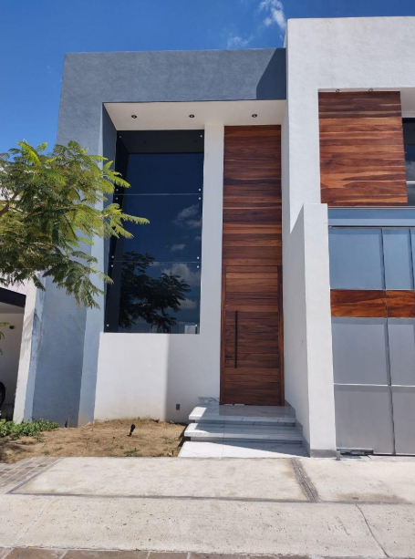 Venta de Residencia Fracc. Pirules/ Alberca y Elevador en Casa / Leon Zona Norte